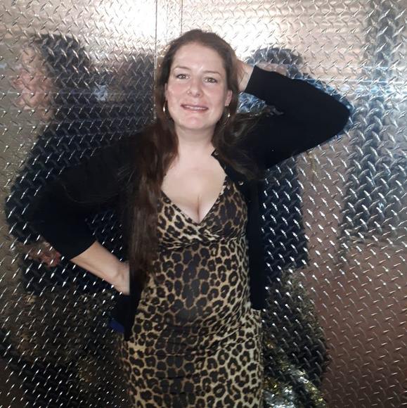 Meet your Posher, Charlene - Picture 1 of 1